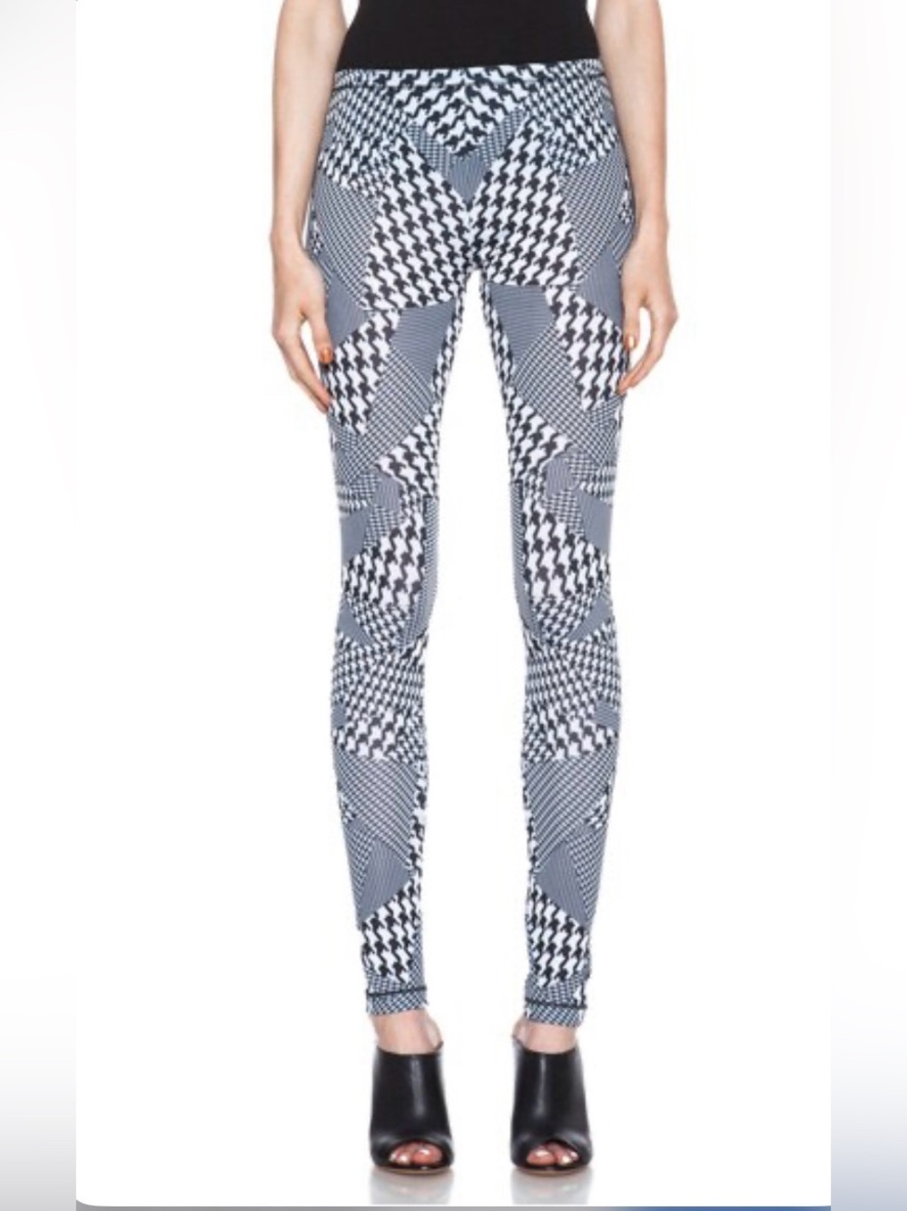 MCQ ALEXANDER MCQUEEN
Printed Poly-Blend Legging in Black & White